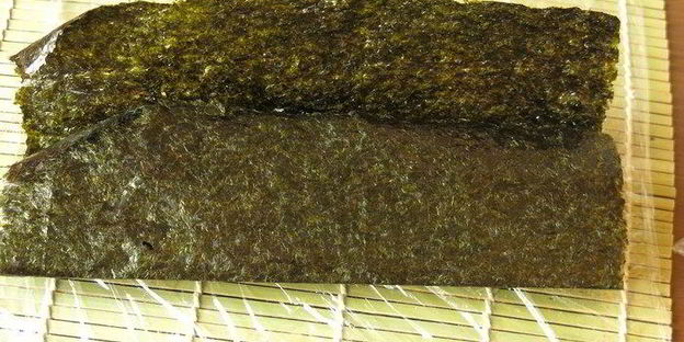 радужные суши с крабовыми палочками