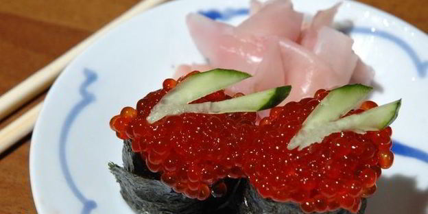 суши-лодочки с икрой