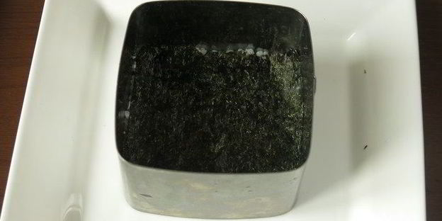 суши мини-торт с крабовыми палочками