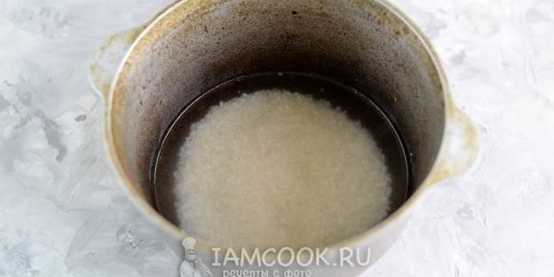 суши нигири и гунканы с лососем