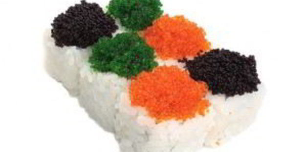 суши с икрой летучей рыбы