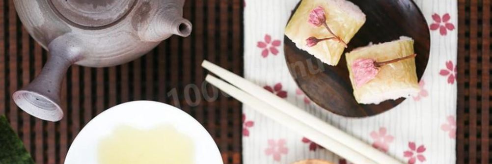 Суши с сакурой