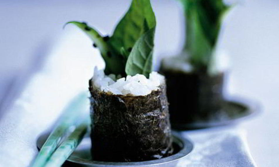 Рецепт суш с салатом из водорослей