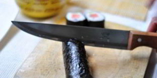 суши с семгой и огурцом