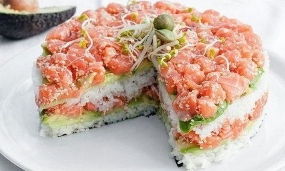 Рецепт суш-торта из огурца, лосося и авокадо