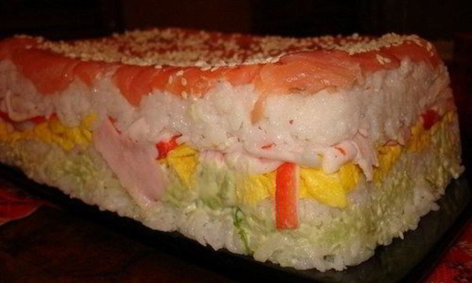 Рецепт суш-торта с креветками и авокадо