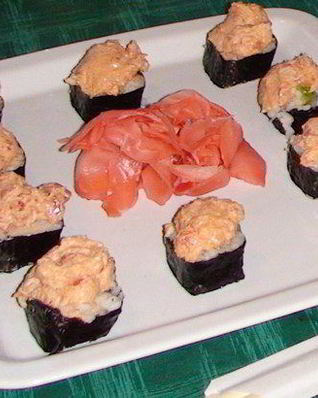 Суши, запеченные с лососем