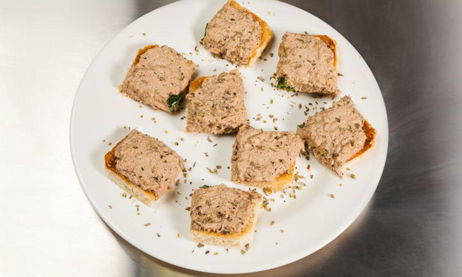 Рецепт открытого сэндвича с тунцом