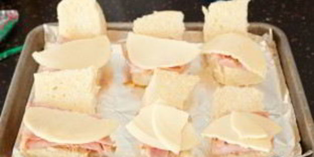 простые сэндвичи с пикантным соусом