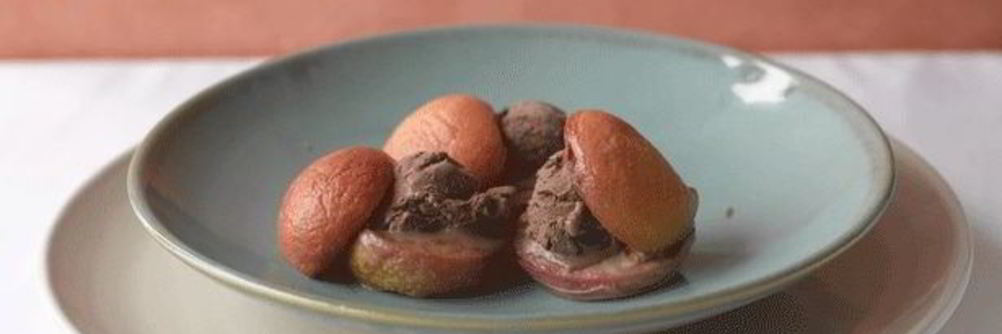 Сэндвич из персиков с мороженым