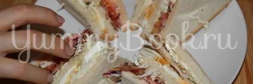 Сэндвич с беконом и салатом