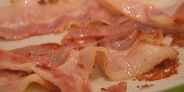 сэндвич с индейкой и беконом