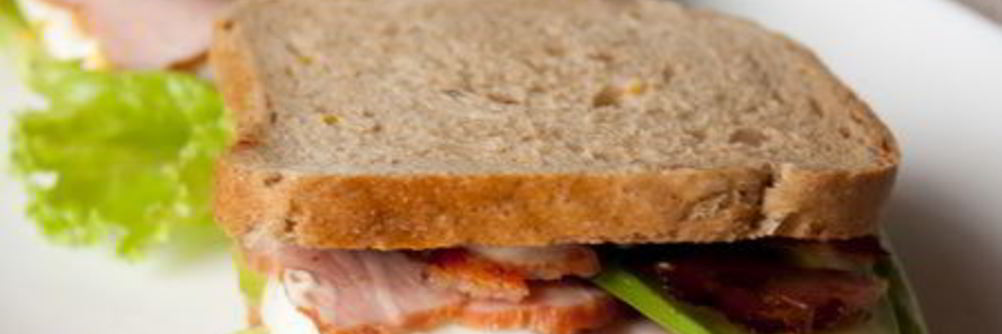 Сэндвич с кобб-салатом