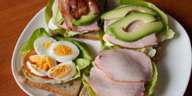 сэндвич с кобб-салатом