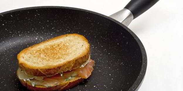 сэндвич с красной рыбой