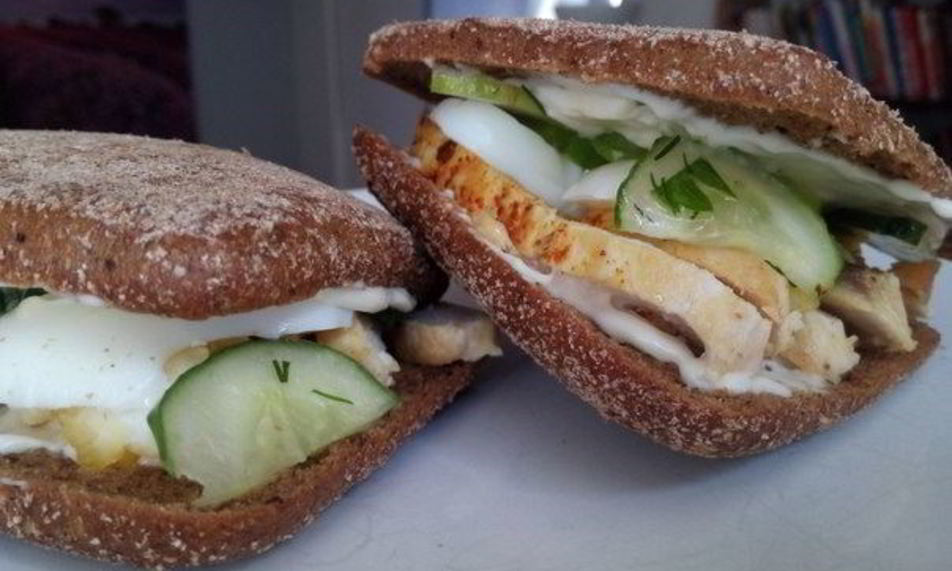 Рецепт сэндвича с курицей и яйцом