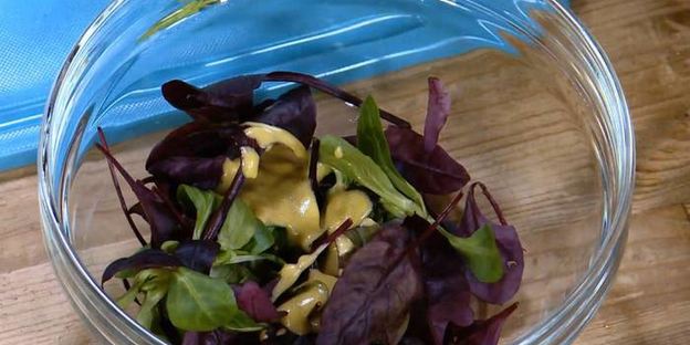 сэндвич с цукини, помидорами и авокадо