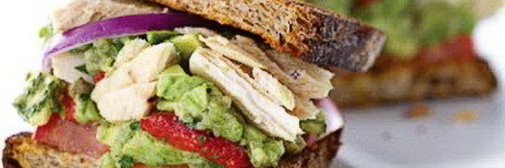 Сэндвич с тунцом и авокадо