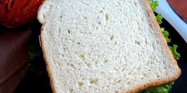 сэндвич с ветчиной и салями