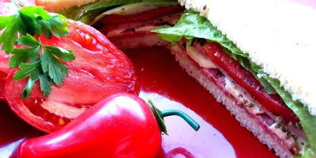 сэндвич с ветчиной и салями