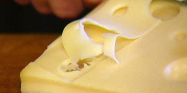 сэндвич с ветчиной, соленьями и сыром