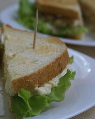 Сэндвич с яичным салатом