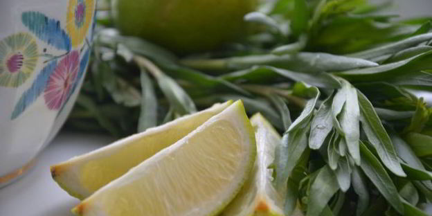 сэндвич с яйцом-пашот и салатом