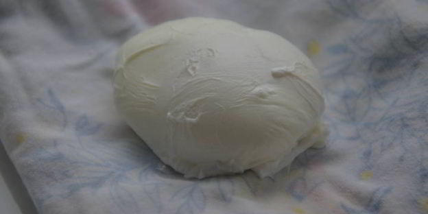 сэндвич с яйцом-пашот и салатом