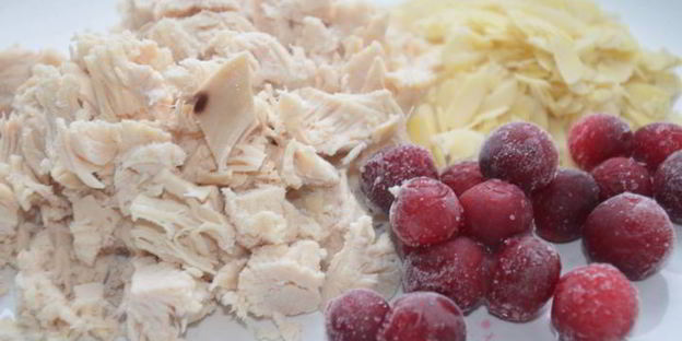 сэндвич с яйцом-пашот и салатом