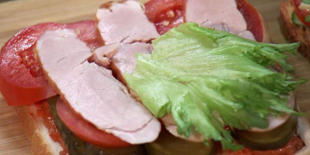 сэндвич со свиной вырезкой