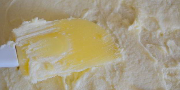 сэндвич виктория с клубничным джемом и сливочным кремом