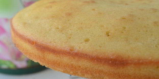 сэндвич виктория с клубничным джемом и сливочным кремом