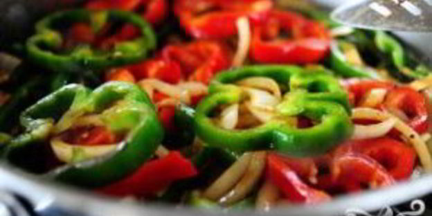 сэндвичи с говядиной, болгарским перцем и грибами