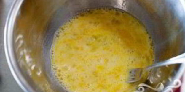 сэндвичи с колбасой и халапеньо