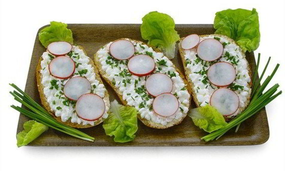 Рецепт сэндвичи с редиской, зеленым луком, кунжутом и имбирем