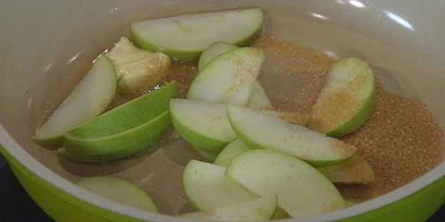 сэндвичи со свиными котлетками и яблоками