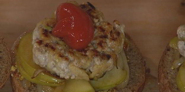 сэндвичи со свиными котлетками и яблоками