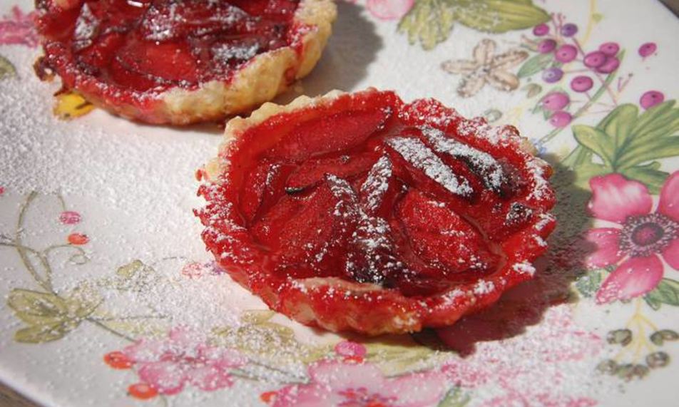 Рецепт ароматных тарталеток со сливами