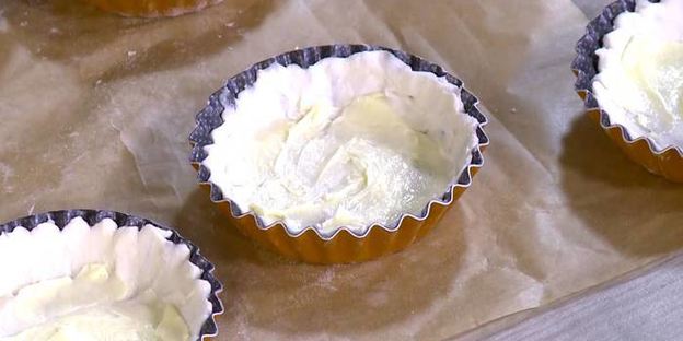 ароматные тарталетки со сливами