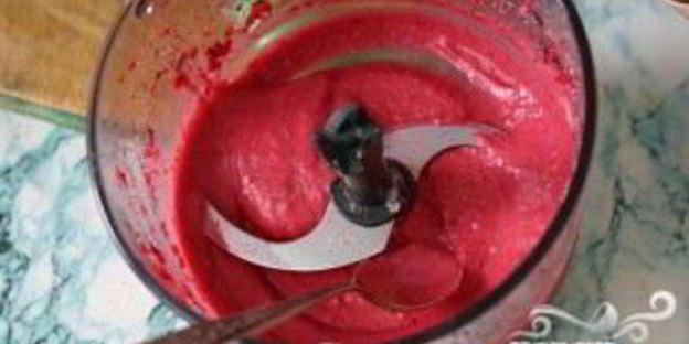 холодные пирожные из вишни в тарталетках