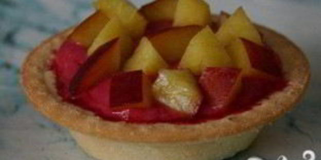 холодные пирожные из вишни в тарталетках