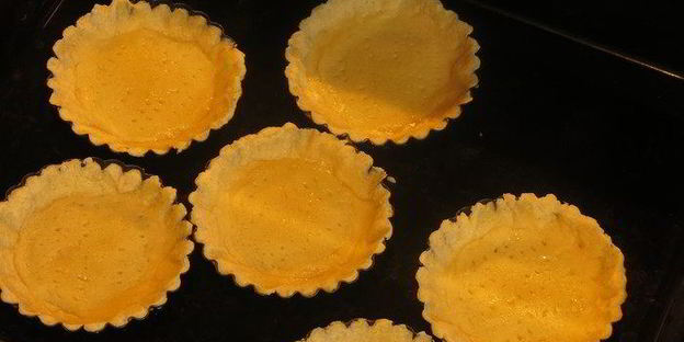 миндальные тарталетки с кремом из авокадо