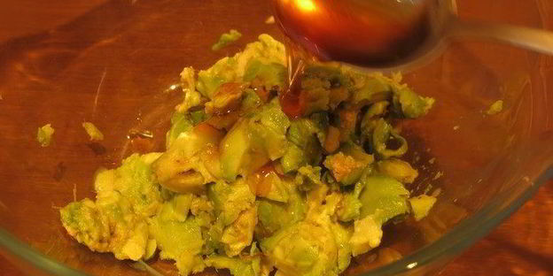 миндальные тарталетки с кремом из авокадо