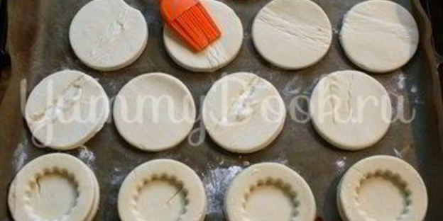 тарталетки из слоеного теста с начинкой