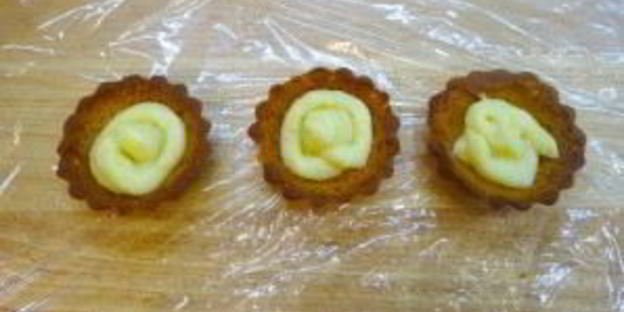 тарталетки с фруктами в желе