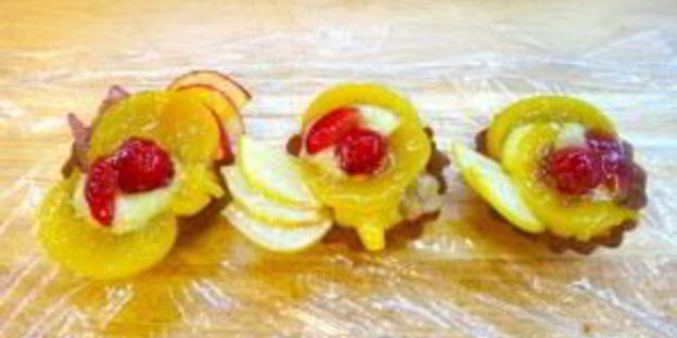 тарталетки с фруктами в желе