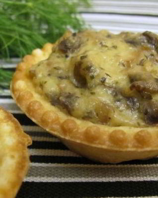 Тарталетки с грибами и сыром