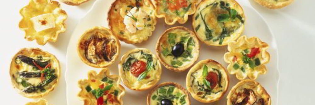 Тарталетки с икрой и зеленью