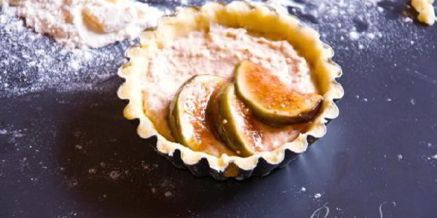 тарталетки с кремом франжипани и инжиром