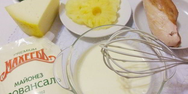 тарталетки с курицей и ананасом